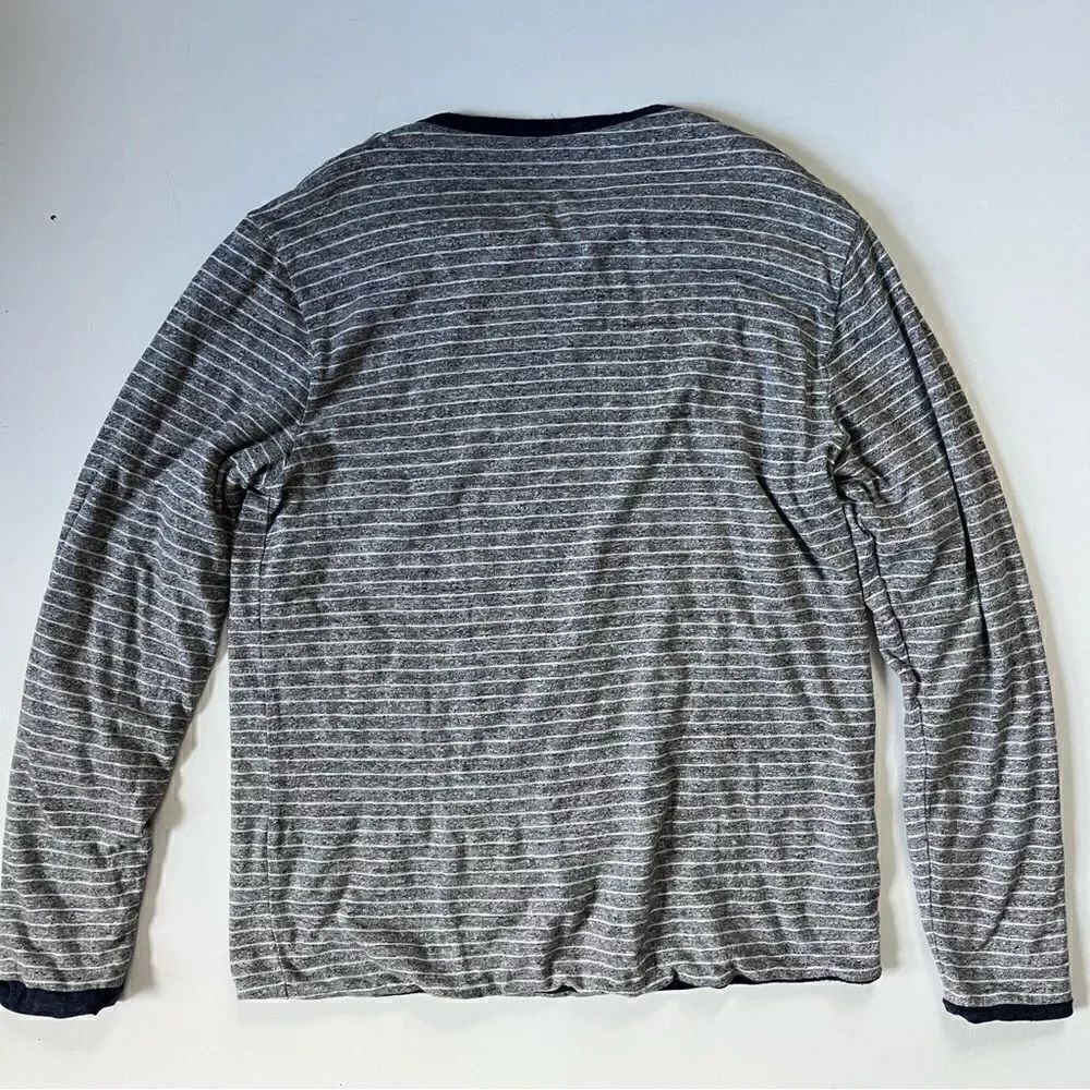 Faherty Cloud Cotton Reversible Crew Navy/Striped - Picture 9 of 10